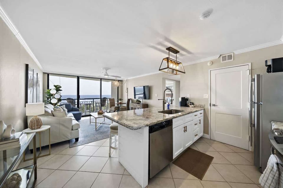 5-web-or-mls-Seawall Blvd Wide-7