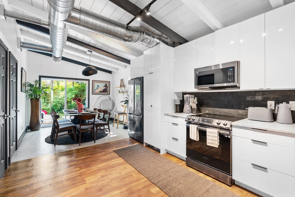 stunning brand new European kitchen 