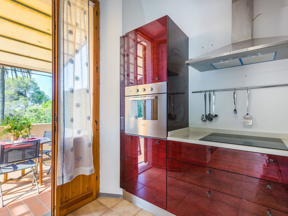 Cabinetry, Furniture, Tap, Sink, Plumbing Fixture, Building, Countertop, Kitchen, Wood, Kitchen Sink