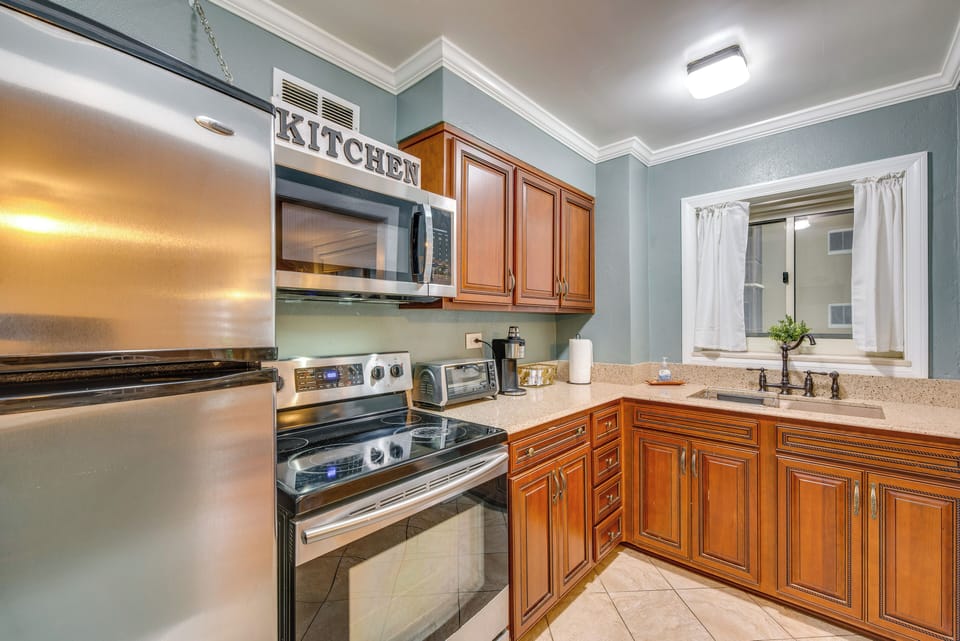 Kitchen | Dishware & Flatware