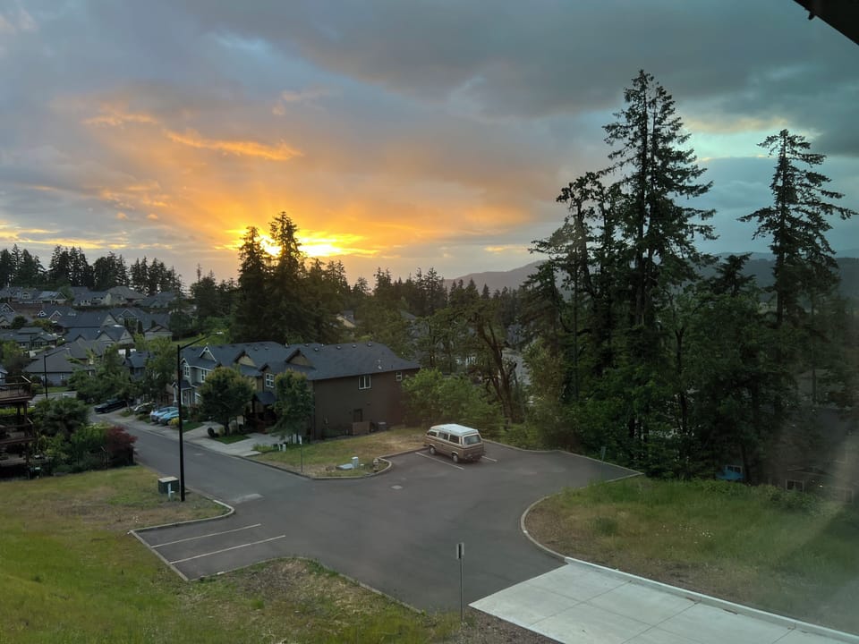 Parking lot at the end of the driveway- you can park your boat here!