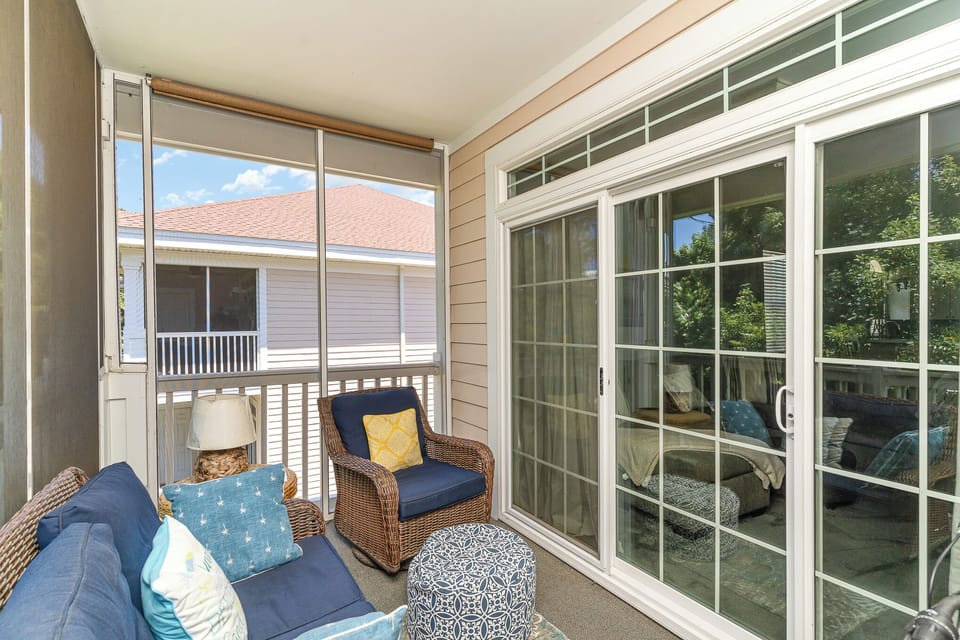 Porch in  CB 534
