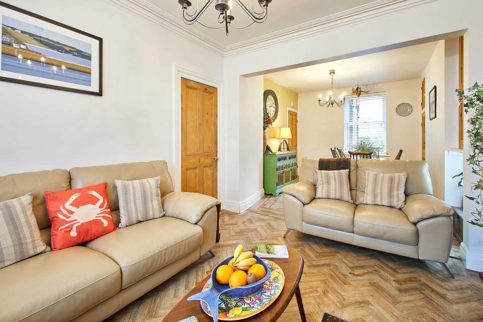 Sunstar, Whitby - Host & Stay