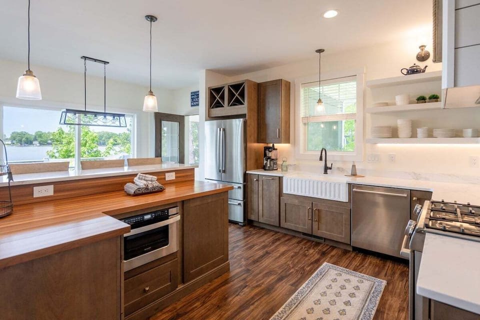 Fully Stocked Kitchen