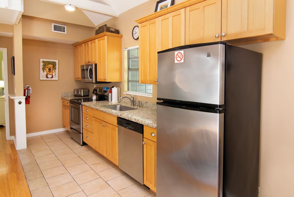 Full Kitchen