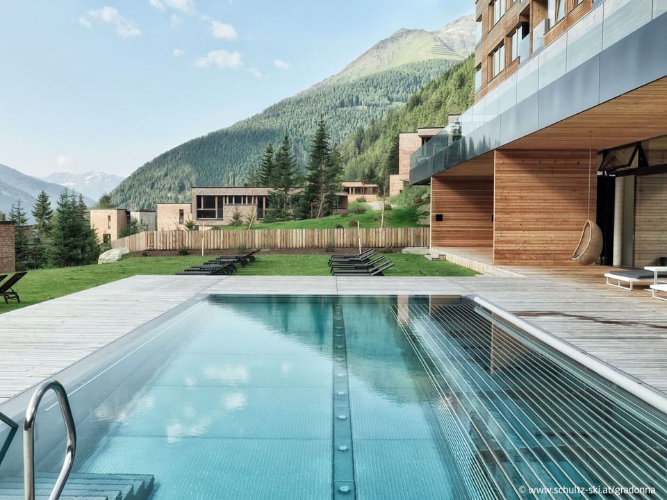 Swimming Pool, Property, House, Building, Architecture, Real Estate, Leisure Centre, Home, Leisure, Design