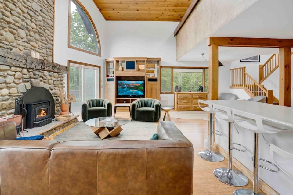 Poolside Paradise on Plum Creek House in Cattaraugus