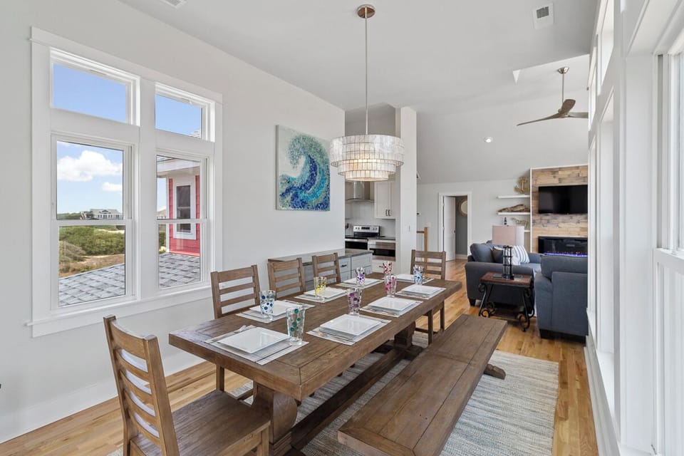 Top Level Dining Area