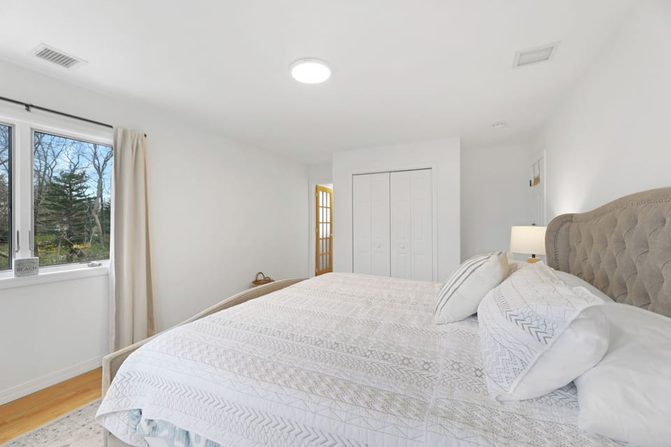 Second Floor En-Suite Bedroom #4