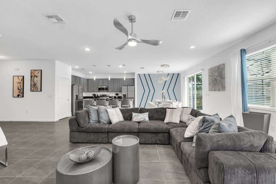 Kitchen, Dinning Room and Family Room