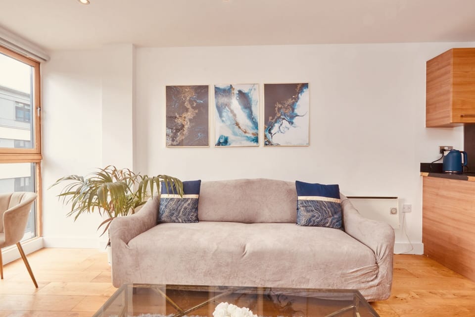 Living Room / Lounge