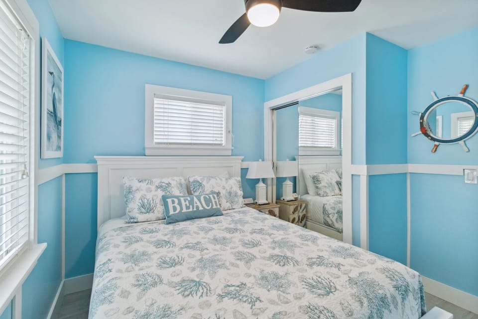 Bedroom 2, closet, TV