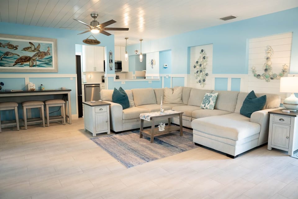 Living room w/ coffee table