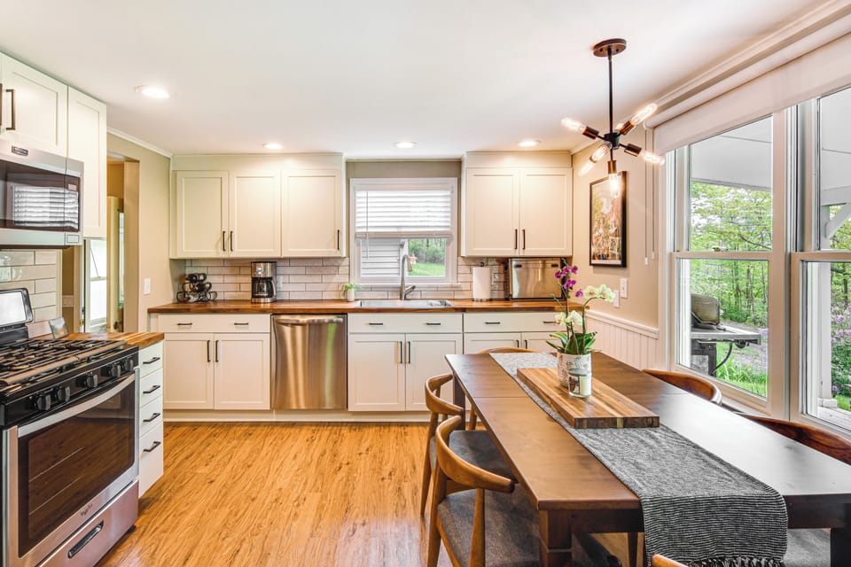 Kitchen & Dining Area | Cuisinart Drip Coffee Maker | Dishwasher