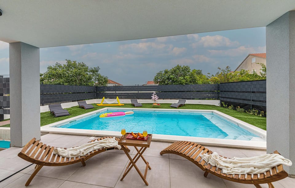 pool