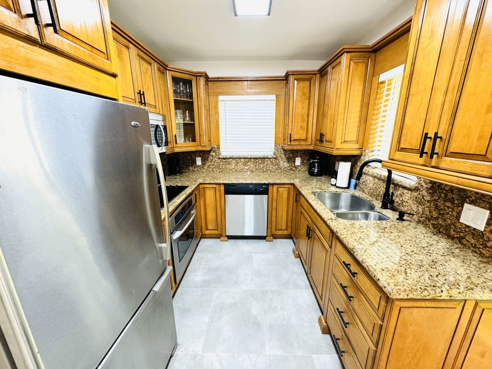 Full Kitchen