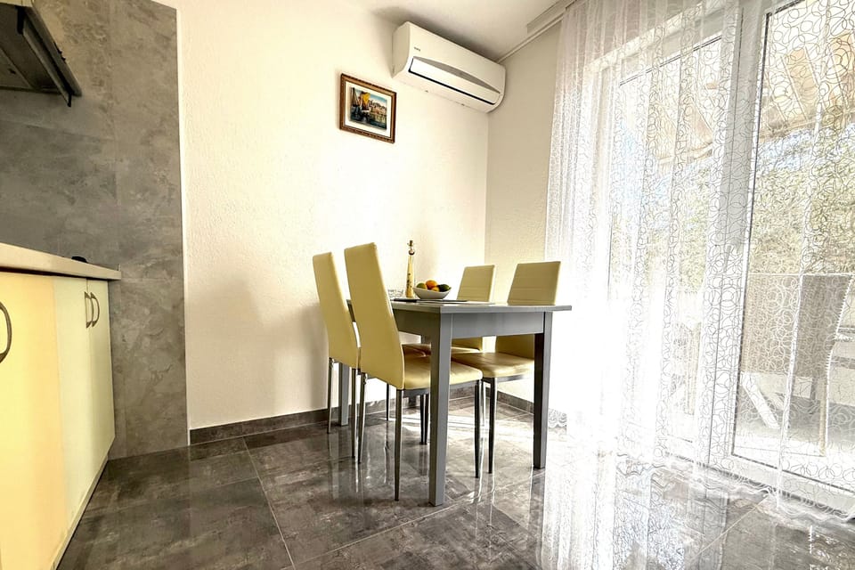 Dining room 2