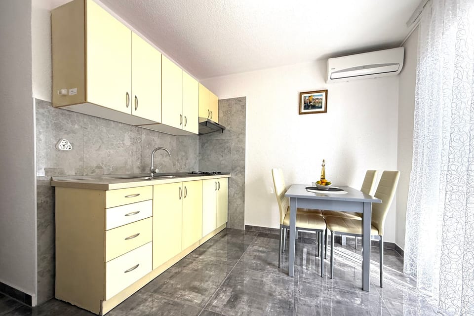 Kitchen 2