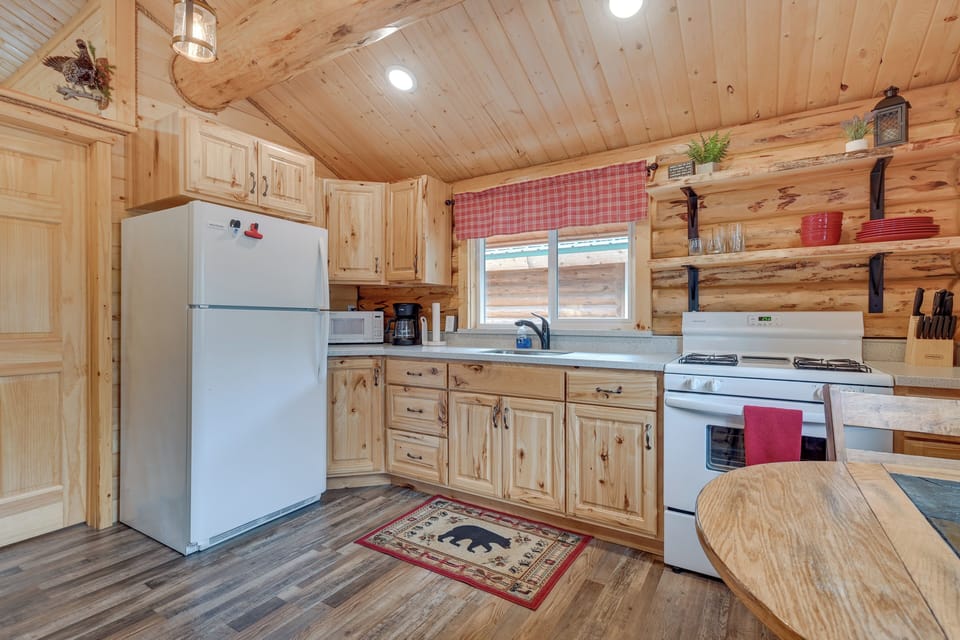 Kitchen | Dining Area | Coffee Maker
