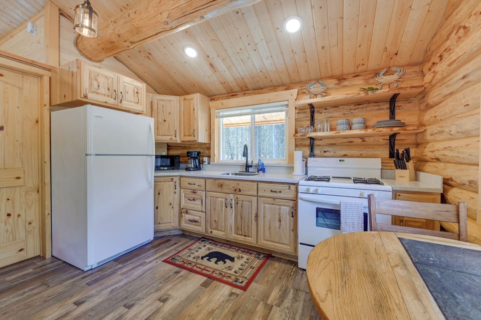 Kitchen | Drip Coffee Maker | Trash Bags & Paper Towels