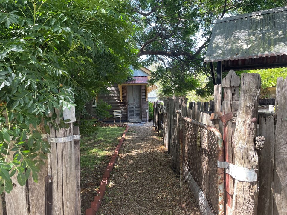 Peppercorn Cottage Entrance path