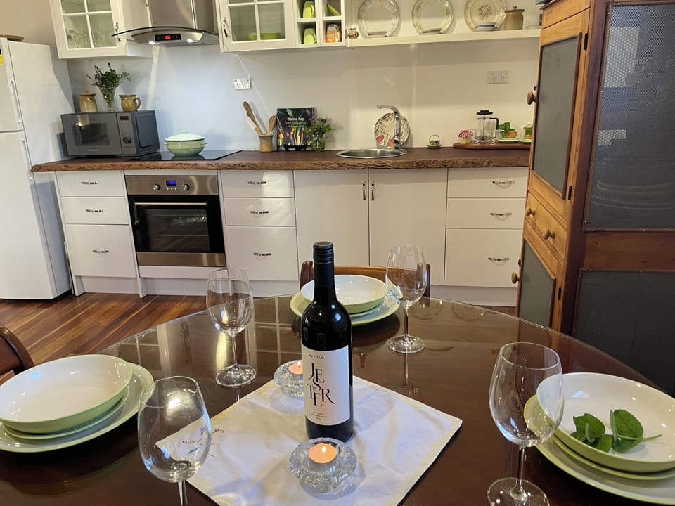 Peppercorn Cottage Kitchen Dining 2