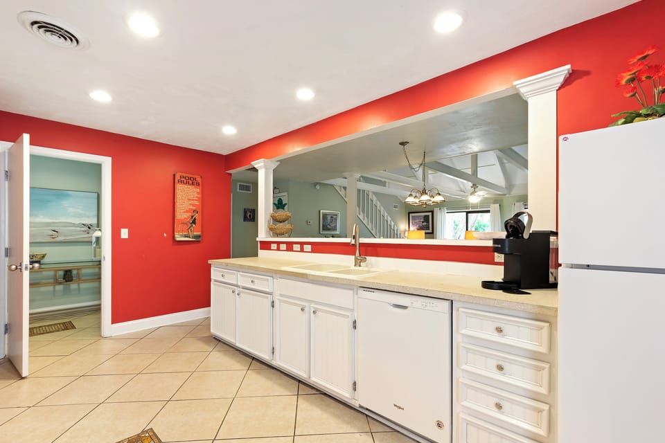 An Open Layout Villa Connecting Kitchen & Living Room