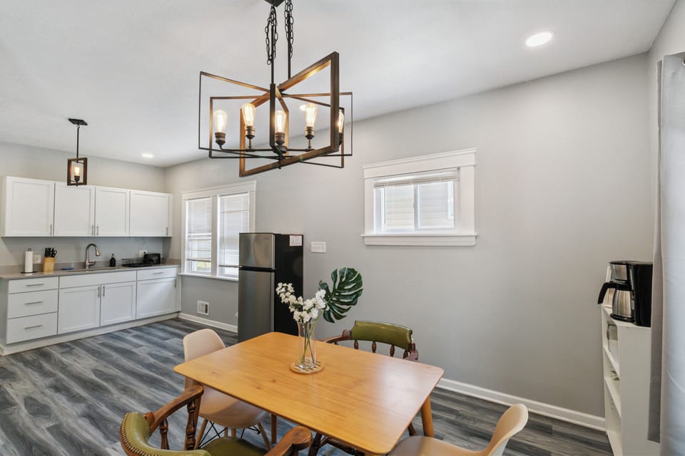 The open-concept kitchen and dining area are designed for both simplicity and connection. The fully equipped kitchen features everything you need to prepare a meal , all basic cookware, and thoughtful essentials like coffee, tea, and spices.
