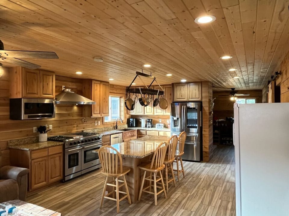 Full kitchen- main level