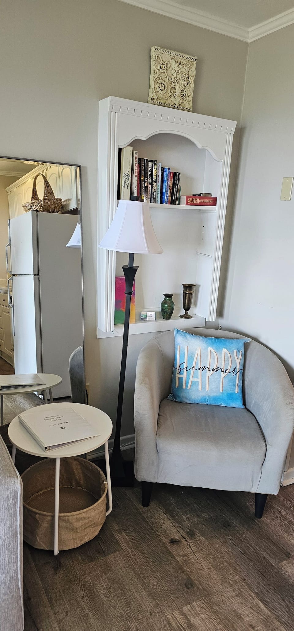 Great place to relax, read or watch the Brand New 50" TV!