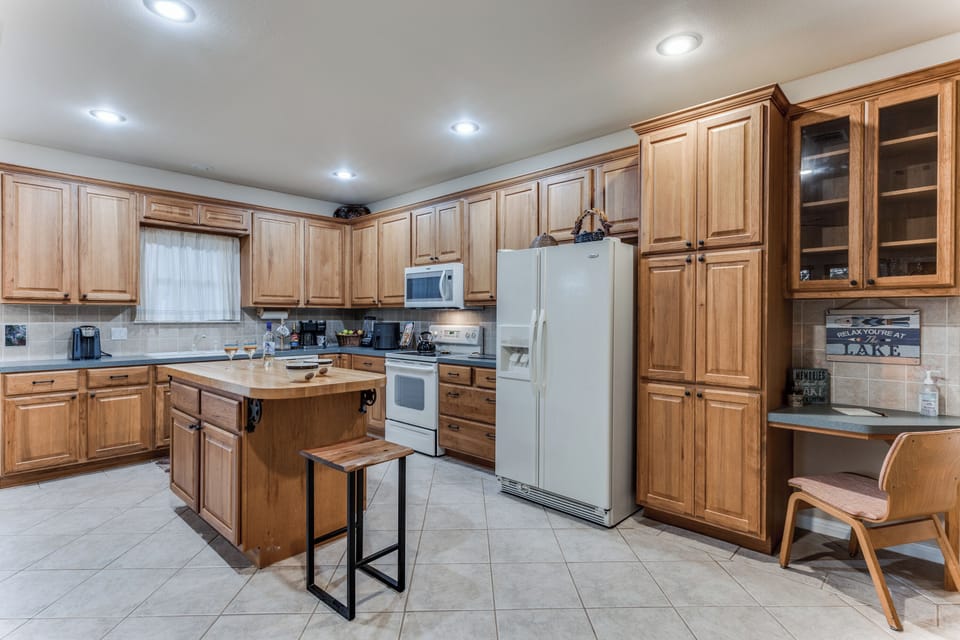 Spacious open kitchen