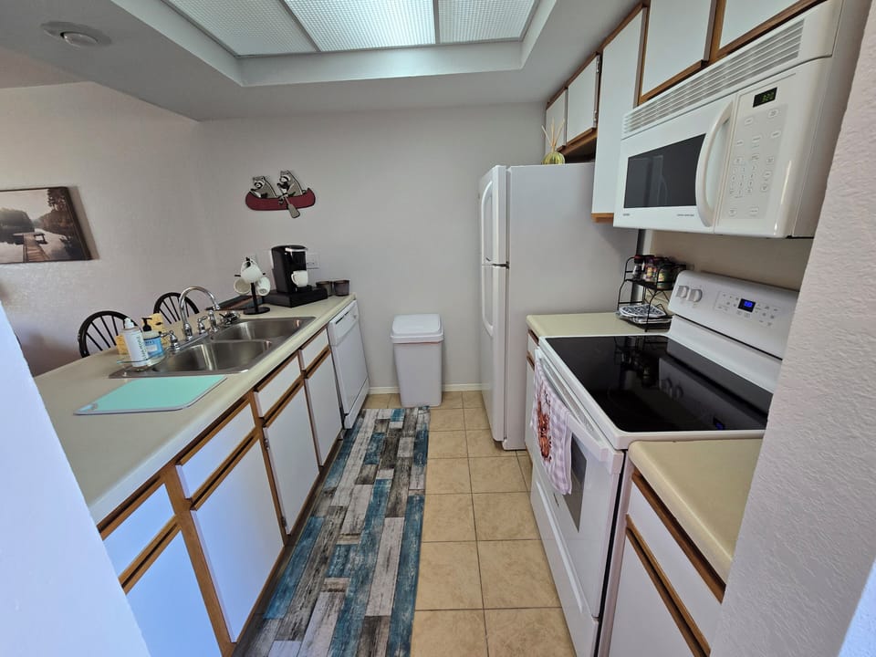 Fully stocked Kitchen 