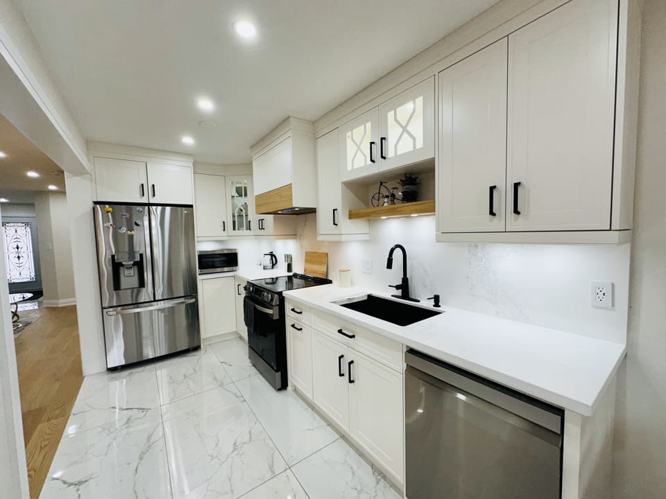 Dishwasher, refrigerator, cooking range and crockery