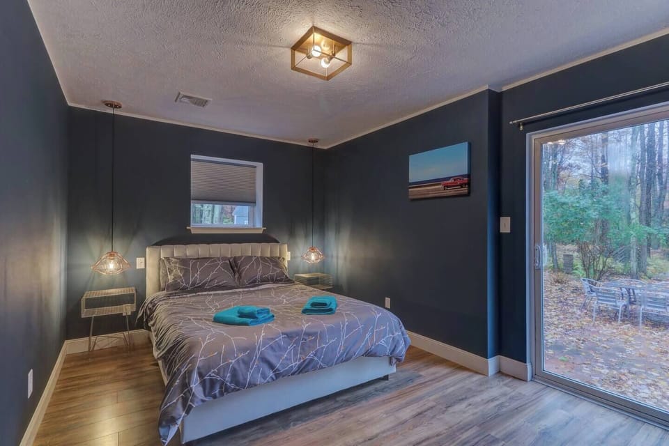 with access to side yard