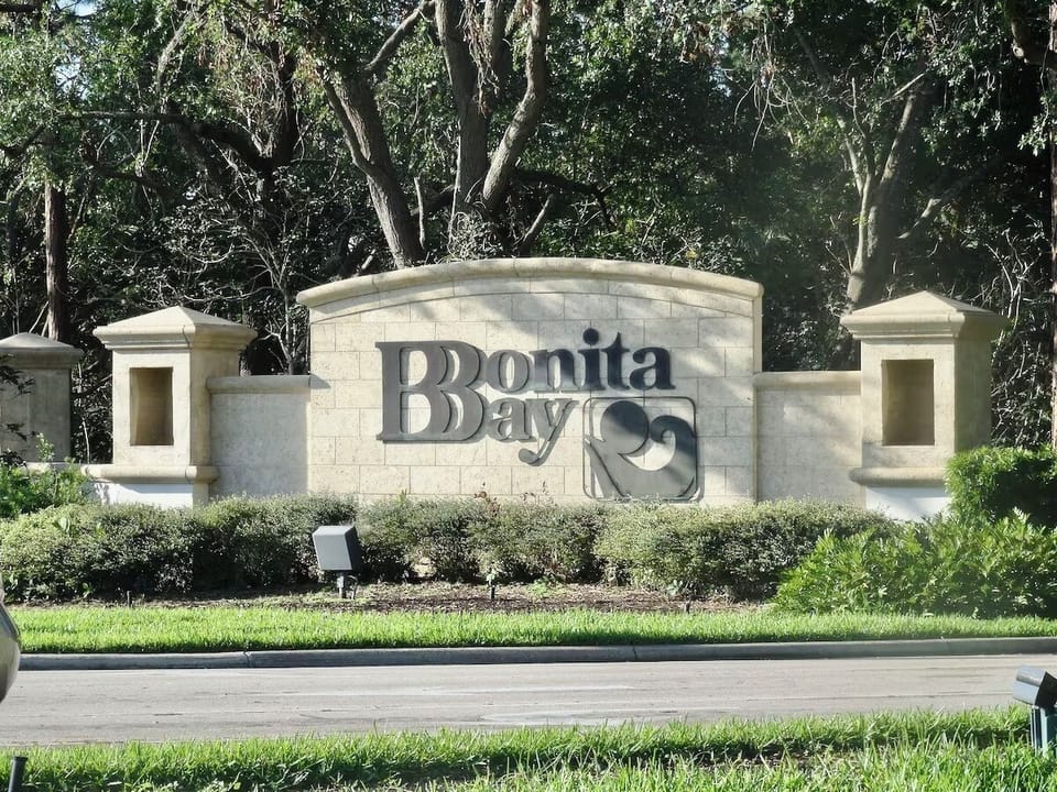 Award winning gated Bonita Bay, private beach/marina/nature trails/parks/kyaks. 