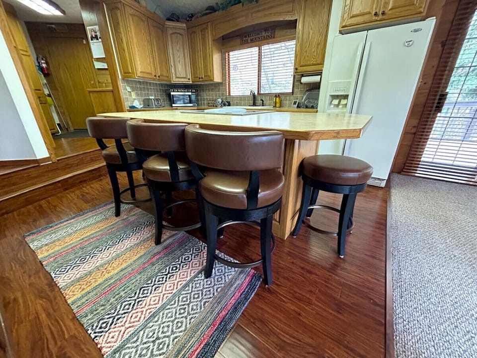 Kitchen island