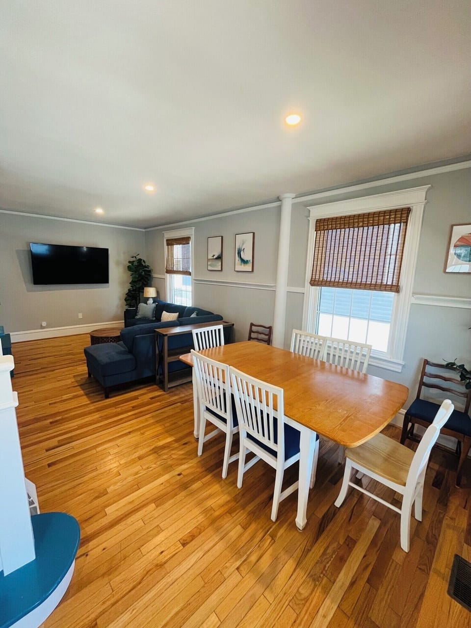 Large living/dining room