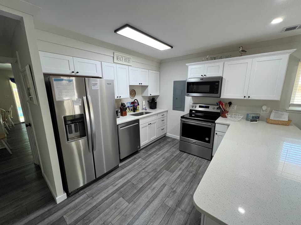 Full size kitchen