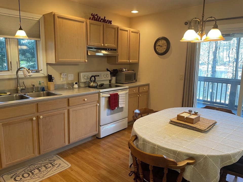 Kitchen with everything you could possibly want!