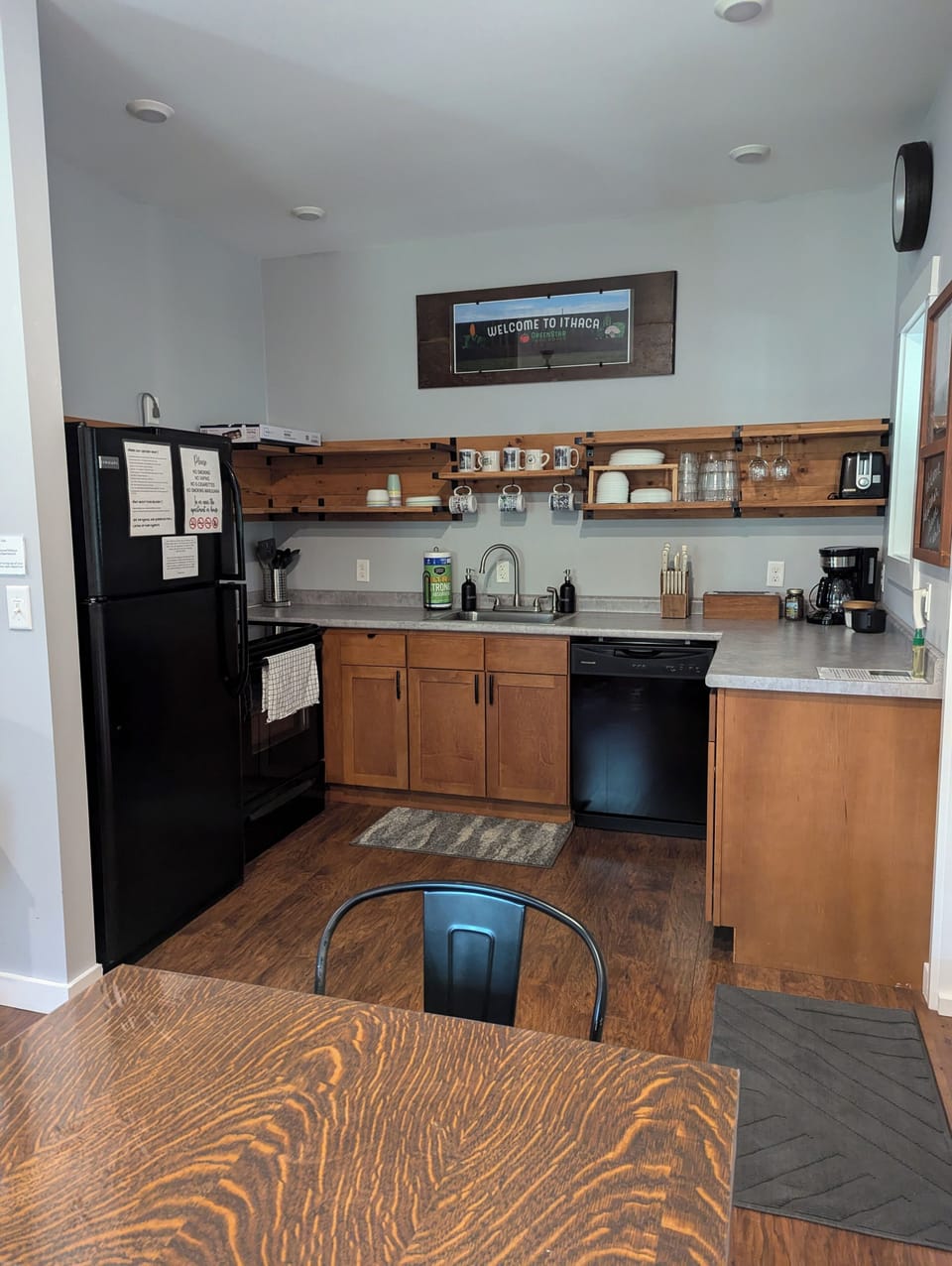 Enter into the full kitchen.