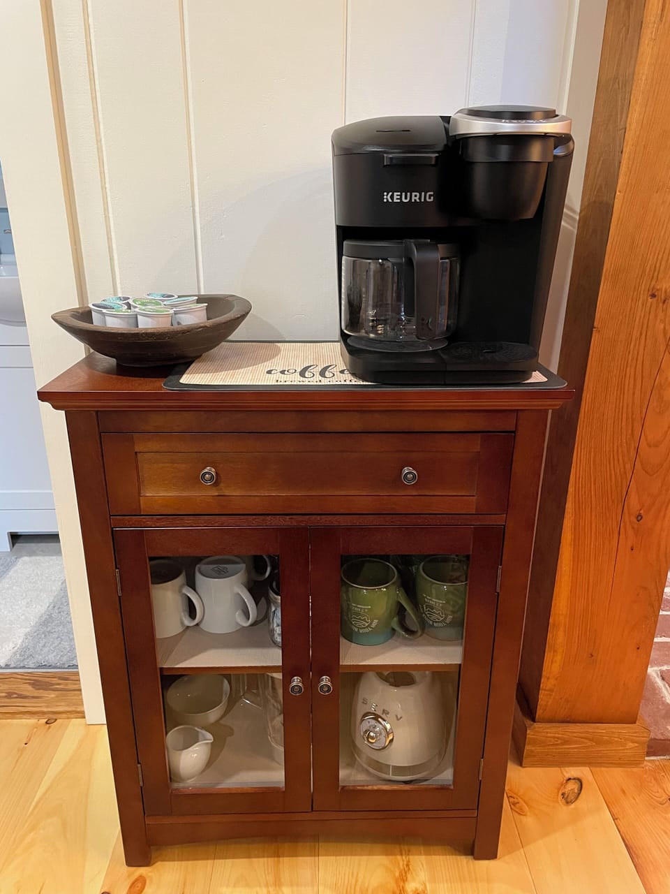 Coffee maker Keurig pods or ground coffee