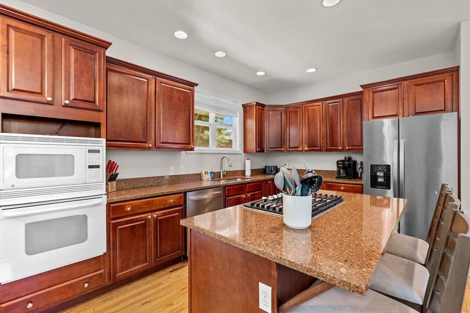 Kitchen with island