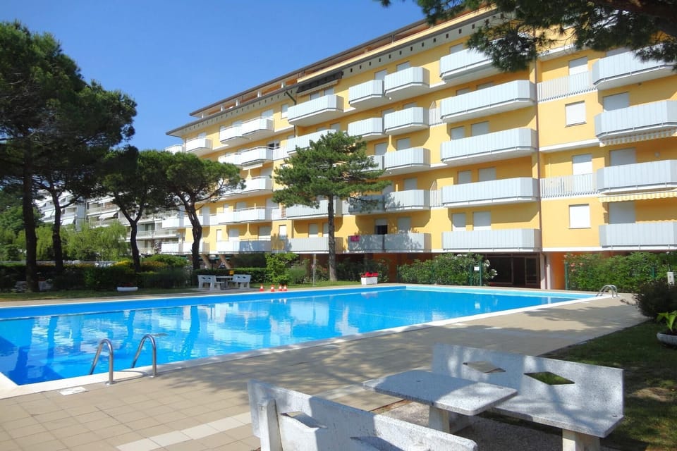Holiday Home Swimming Pool