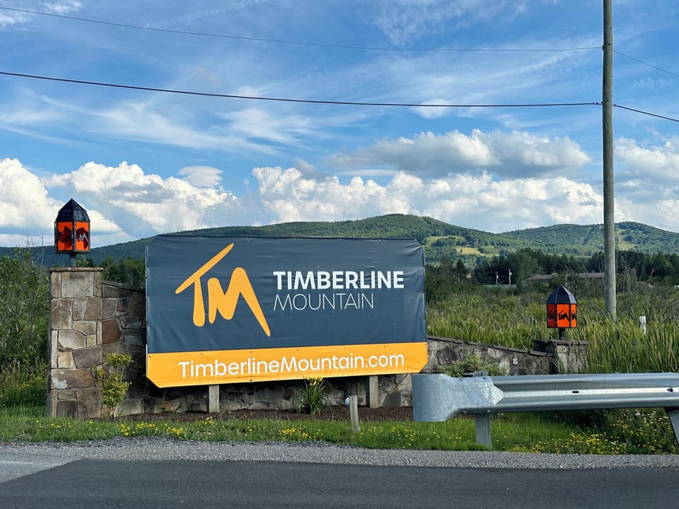 Walk (5 mins) or drive (1 min) to Timberline! 