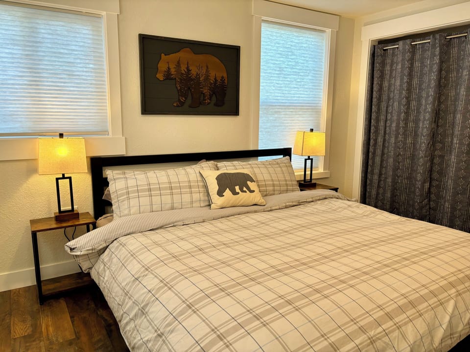 King size bed in the bedroom