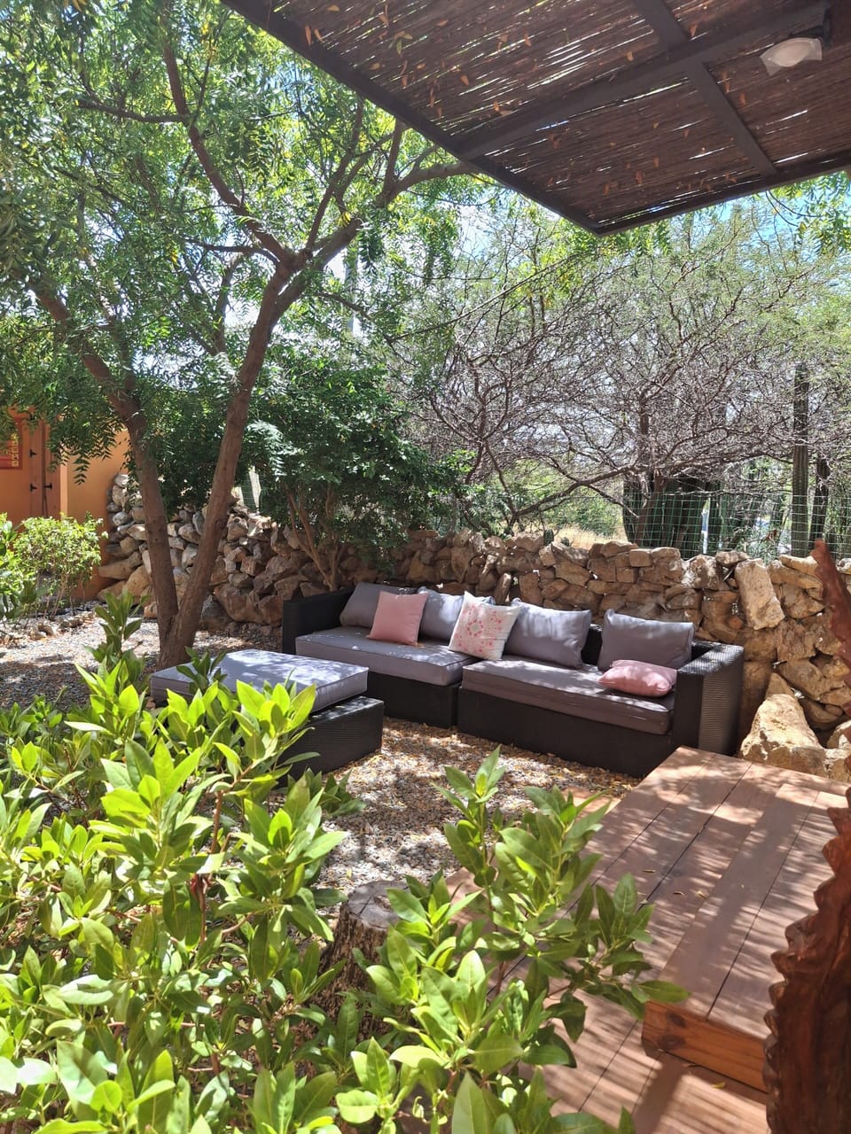 outdoor-dosplaya-aruba