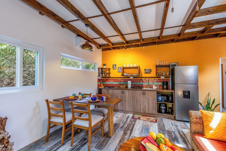 general view of the kitchen.