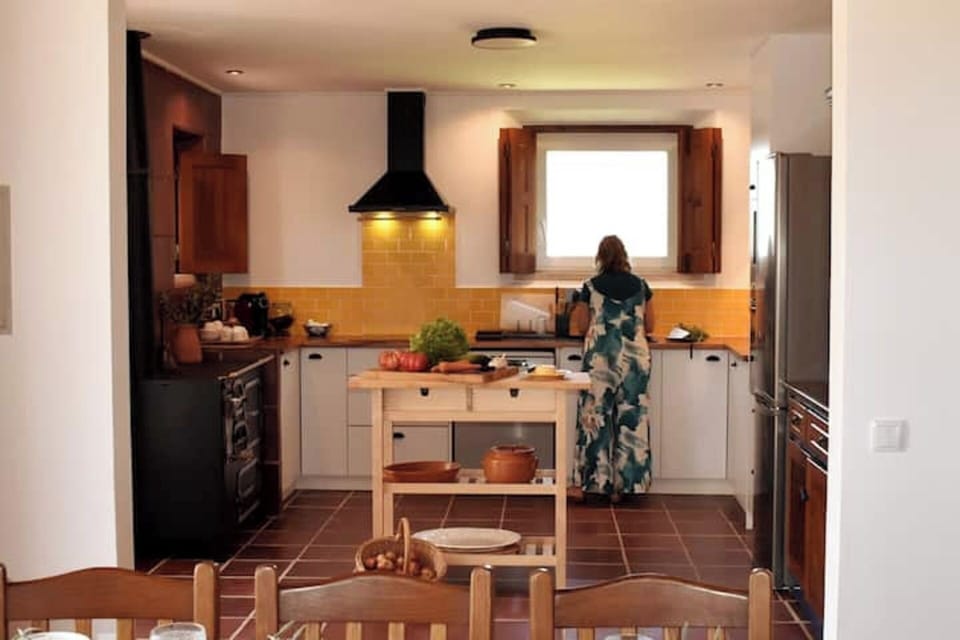 Cozinha totalmente renovada e equipada