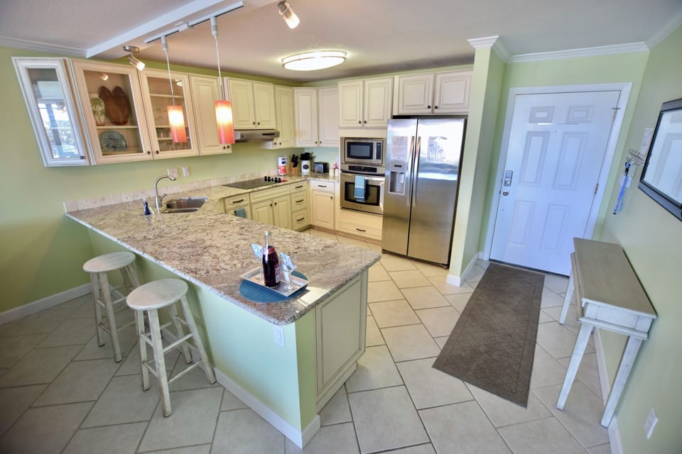 Dolphin Point #601: Kitchen