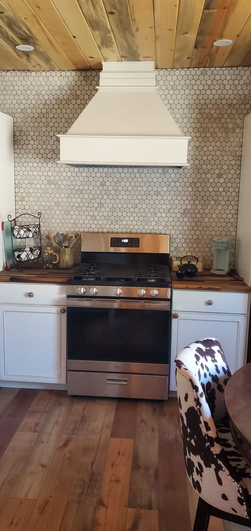 enjoy cooking on this 5 burner gas stove